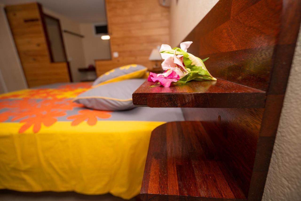 Bora Bora Holiday'S Lodge Экстерьер фото